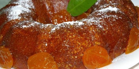 Саварен — французская ромовая баба из дрожжевого теста