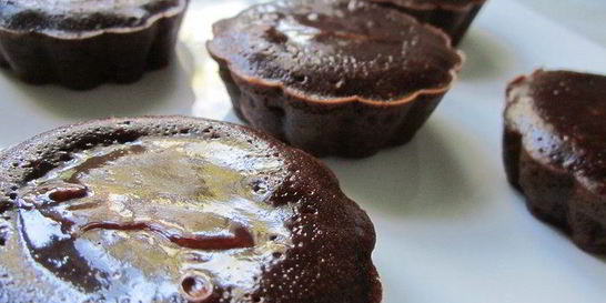 Шоколадный фондант с кардамоновым центром