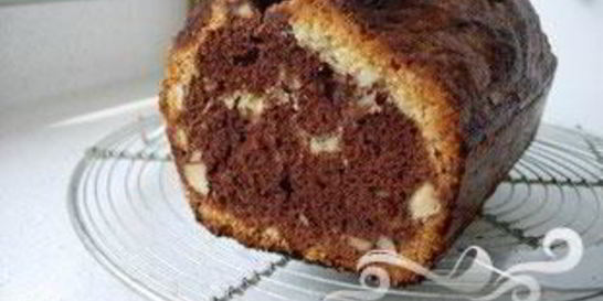 Шоколадный кекс с миндалем