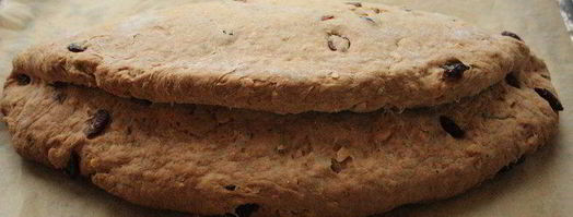 штоллен с вяленой клюквой и фундуком. Шаг 10