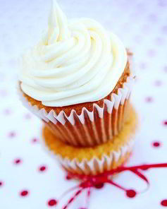 Сладкие капкейки из цукини с сырной глазурью