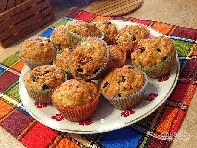 Рецепт соленых кексиков с оливками и вялеными помидорами