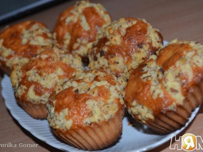 Рецепт творожных кексов с ореховой посыпкой