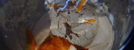 тыквенный кекс с шоколадом и изюмом. Шаг 5