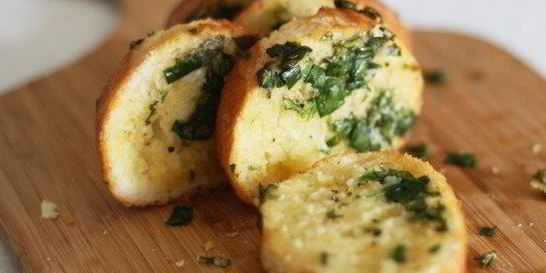 Багет с чесноком