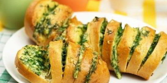 Батон с чесноком