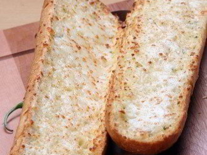 Рецепт чесночного хлеба со сливочным маслом