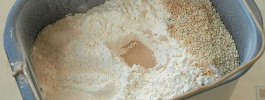 хлеб на йогурте с кунжутом в хлебопечке. Шаг 3