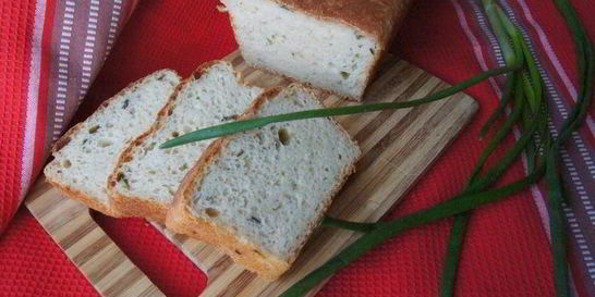 Хлеб на рикотте с зеленым луком