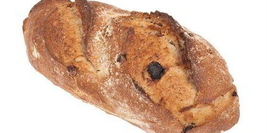 Хлеб с изюмом, лесными орехами и шалотом