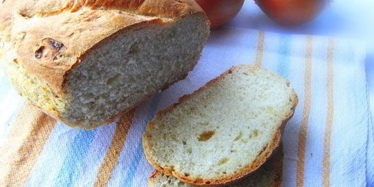 Хлеб с карамелизованным луком