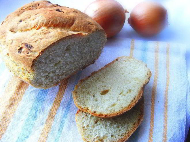 Рецепт хлеба с карамелизованным луком