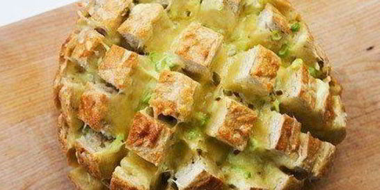 Хлеб с сыром в духовке