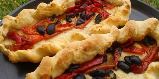 Хлеб с вялеными перцами