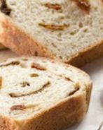 Хлеб с вялеными помидорами и белыми грибами