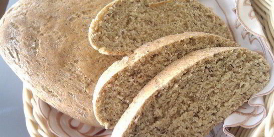 Кукурузный хлеб с тмином и отрубями