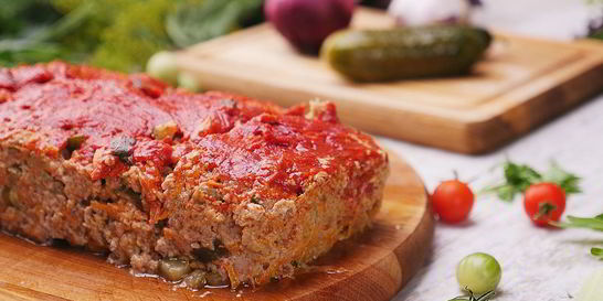 Мясной хлеб с огурцами