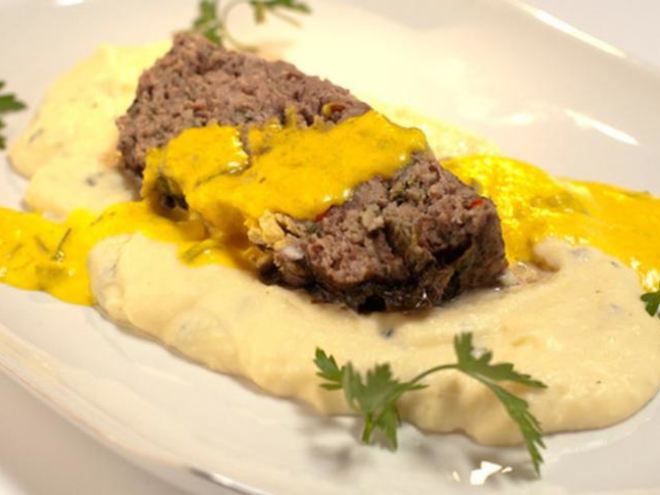 Рецепт мясного хлеба с яйцом и орехами