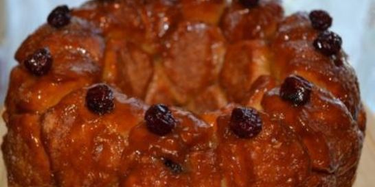 Обезьяний хлеб с вяленой вишней