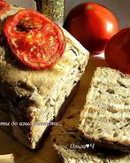 Оливковый хлеб с маслинами и каперсами