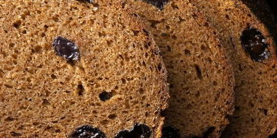 Ржаной хлеб с сухофруктами