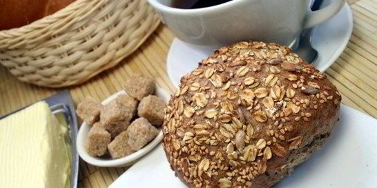 Серый хлеб с семечками