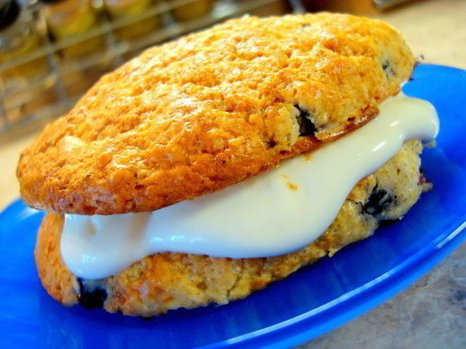 Рецепт сконов со свежей ягодой и маскарпоне