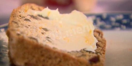 Сладкий хлеб с апельсиновым сыром