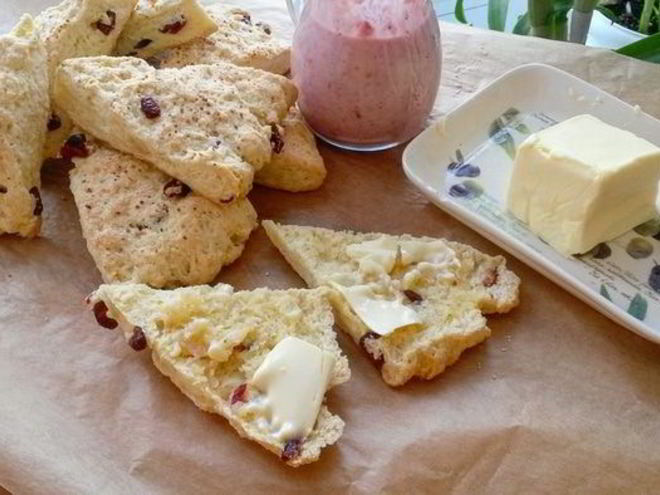 Рецепт утренних сконов с вяленой клюквой