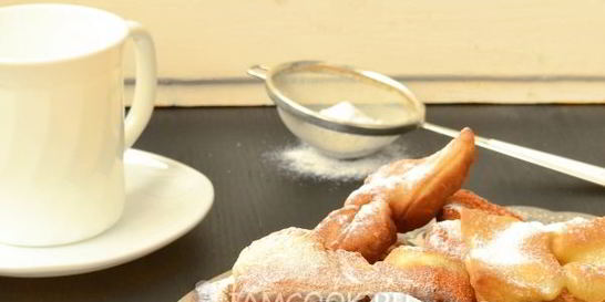 Хворост на сметане