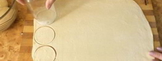 хворост оригинальный из постного теста. Шаг 2