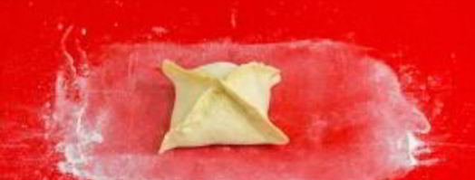 конвертики из слоеного теста с фаршированными абрикосами. Шаг 7