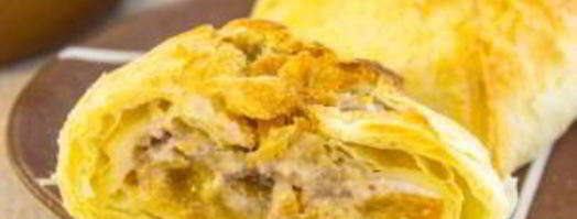 конвертики из слоеного теста с фаршированными абрикосами. Шаг 9