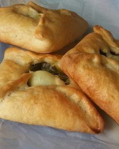 Конвертики с перепелиным яйцом и зеленью