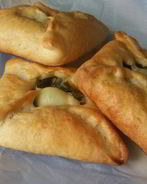 Конвертики с перепелиным яйцом и зеленью