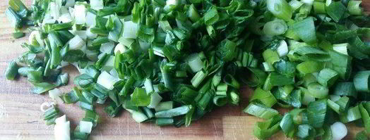 конвертики с перепелиным яйцом и зеленью. Шаг 8