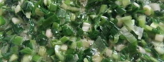 конвертики с перепелиным яйцом и зеленью. Шаг 10