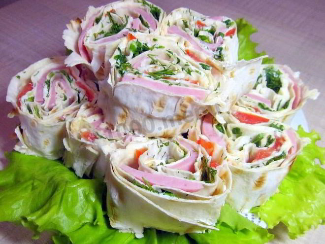 Рецепт лаваша с колбасой и сыром