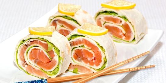 Лаваш с семгой и сливочным сыром