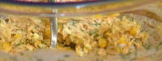 лаваш с тунцом, яйцом и сладкой кукурузой. Шаг 5