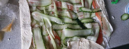 рулет с рыбой в лаваше. Шаг 3