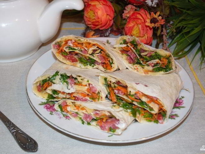 Рецепт закуски из лаваша с корейской морковкой