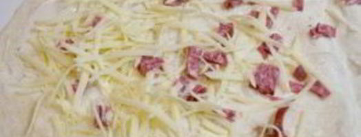 жареный лаваш с колбасой и сыром. Шаг 4