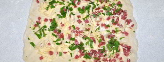 быстрые лепешки с колбасой и сыром. Шаг 2