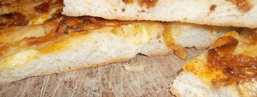 фокачча с брынзой и карамелезированным луком. Шаг 5