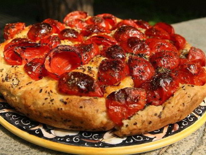 Рецепт фокаччи с помидорами и базиликом