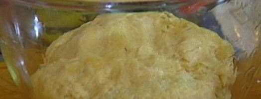 фокачча с помидорами и базиликом. Шаг 4