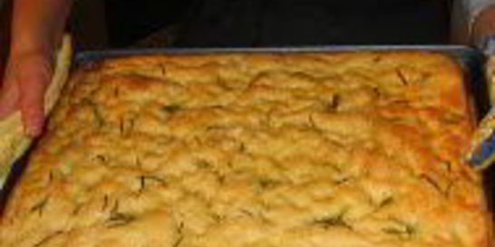 Фокачча с розмарином и фокачча с оливками и томатами