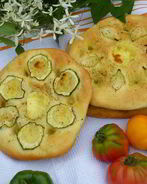 Фокачча с цукини и репчатым луком