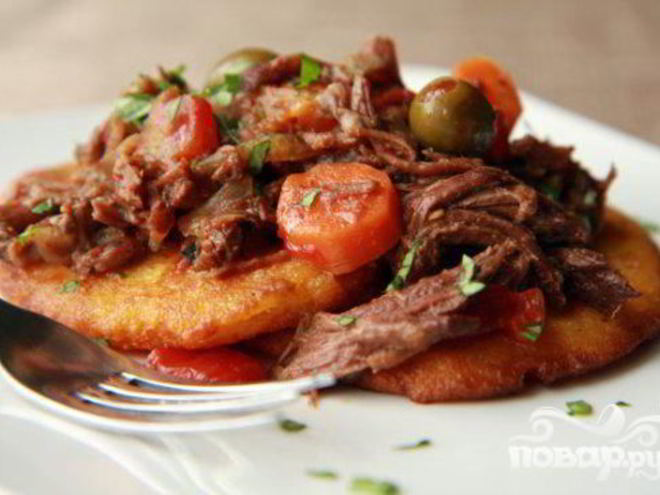 Рецепт говядины с кукурузными лепешками
